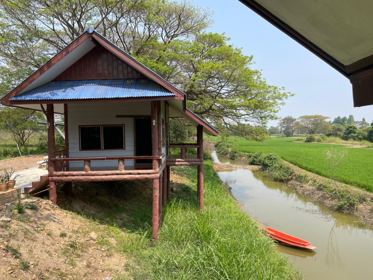 Rain Tree Cafe & Homestay Uthai Thani Εξωτερικό φωτογραφία