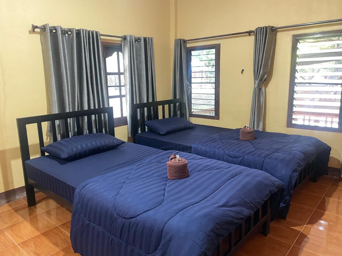 Rain Tree Cafe & Homestay Uthai Thani Εξωτερικό φωτογραφία